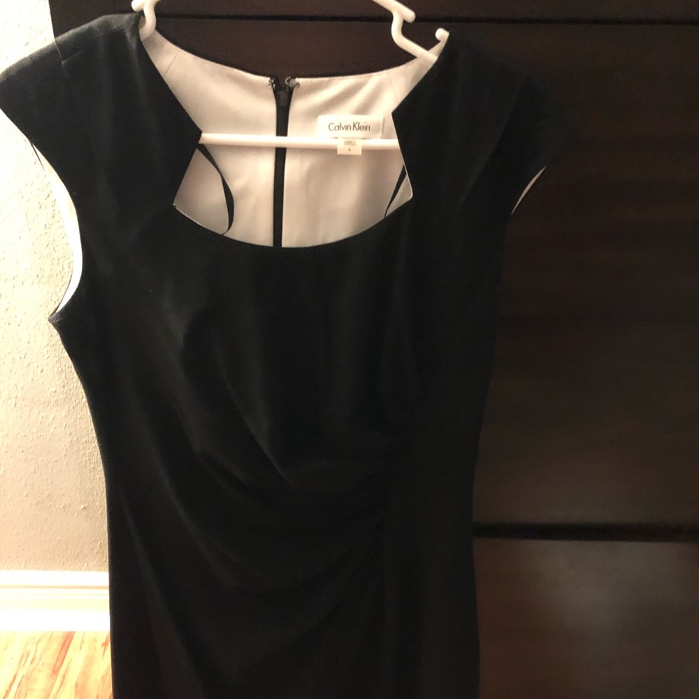 Kevin Klein cap sleeve ruched dress